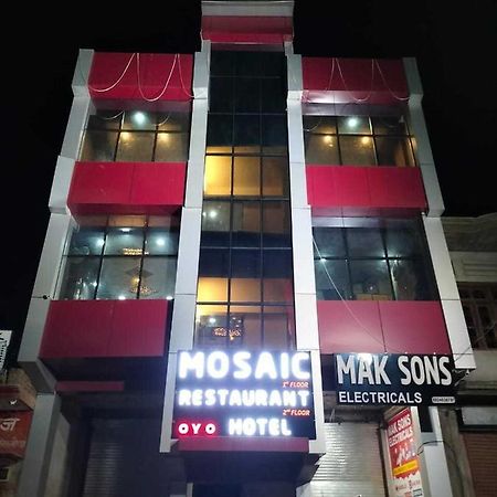 Oyo Mosaic Hotel And Restaurant Gonda Buitenkant foto